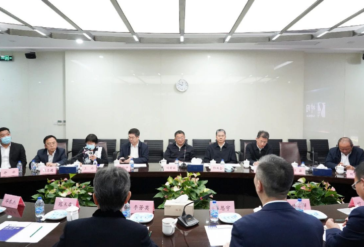 ÖÐʯ»¯¸ß¼¶¸±×ܲÃÁõºê±óÒ»ÐÐÒæÁÙK1ÌåÓýÂÃÐп¼²ì(ͼ1) ÖÐʯ»¯¸ß¼¶¸±×ܲÃÁõºê±óÒ»ÐÐÒæÁÙK1ÌåÓýÂÃÐп¼²ì(ͼ1)