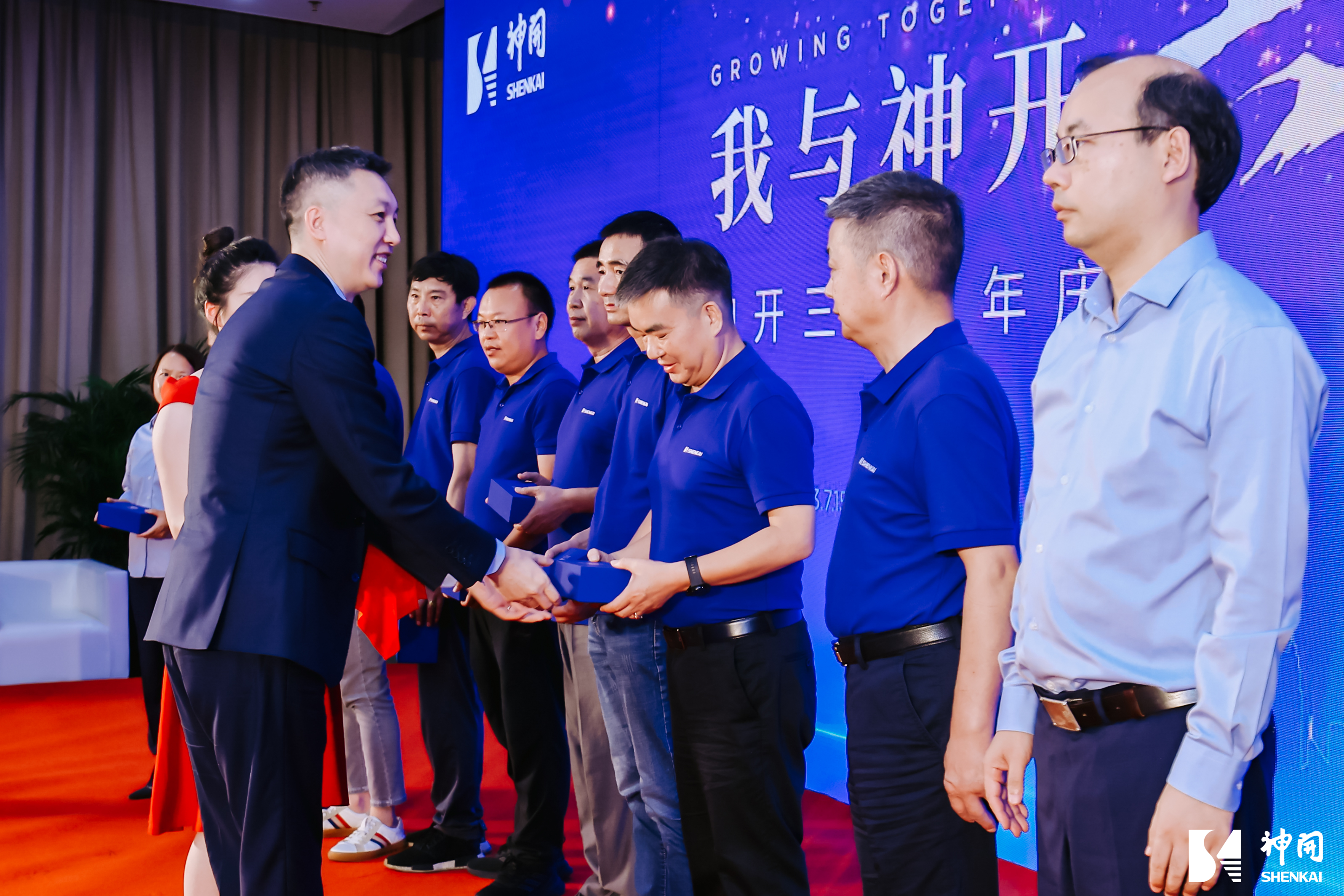 ��ʮ������н����С���K1����������ʮ��������˶�Բ������(ͼ8)